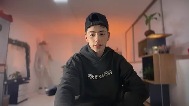 Sebastian Reed online show from 03.02.26