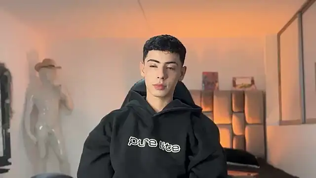 Sebastian Reed online show from 03.02.26