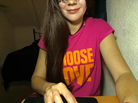 Aromaloveqq online show from 11.16.25