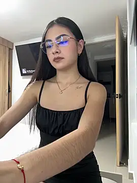 IslaCole online show from 05.27.26