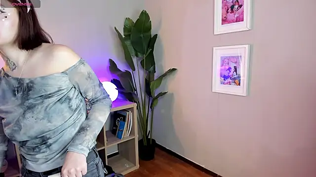 lexirouge   online show from 10.30.25