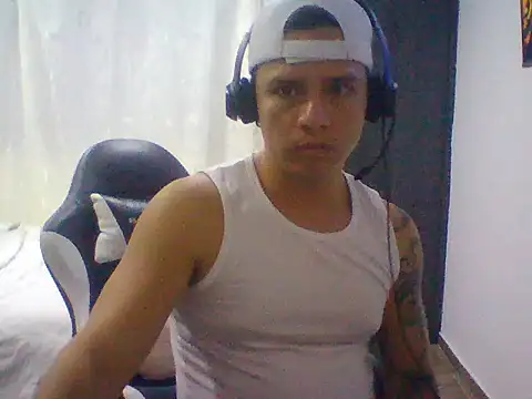Snapshot of JuanPabloBocanegra chatting on 10.23.25 JuanPabloBocanegra online show from 10.23.25