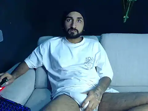 Snapshot of _xsebassx_ chatting on 10.25.25  xsebassx  online show from 10.25.25