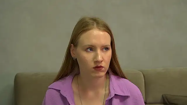 Snapshot of NellieGreene chatting on 10.23.25 NellieGreene online show from 10.23.25