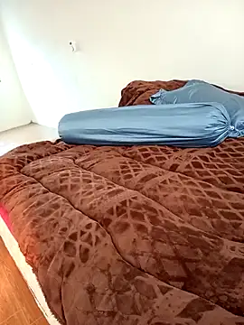 Cherry Le02 online show from 11.11.25