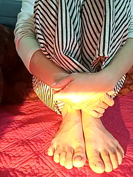 Cherry Le02 online show from 11.23.25