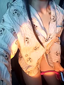 Snapshot of Cherry_Le02 chatting on 02.10.26 Cherry Le02 online show from 02.10.26