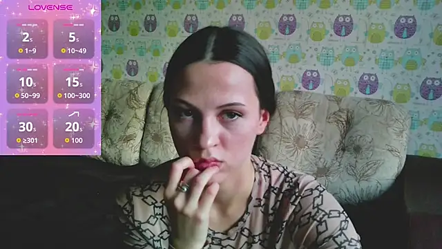 Ilussionmoon online show from 10.23.25