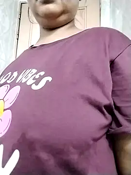 Snapshot of Night_Queen4 chatting on 10.23.25 Night Queen4 online show from 10.23.25