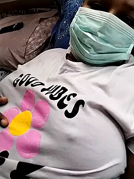 Snapshot of Night_Queen4 chatting on 10.27.25 Night Queen4 online show from 10.27.25