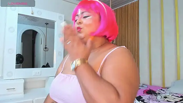 Snapshot of Hanna_curvy_ chatting on 10.25.25 Hanna curvy  online show from 10.25.25