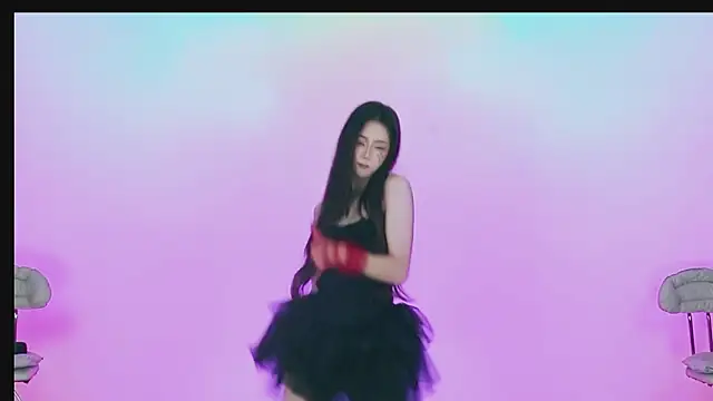 Snapshot of Scarlett-666 chatting on 10.30.25 Scarlett-666 online show from 10.30.25