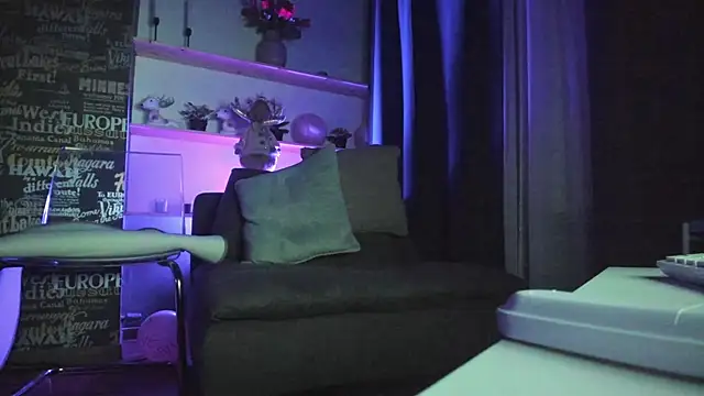 Snapshot of DemmiLove chatting on 02.18.26 DemmiLove online show from 02.18.26