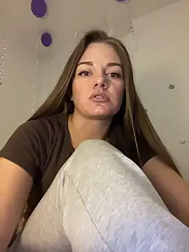 EllaMoonlight online show from 10.28.25