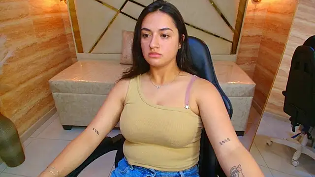 Snapshot of rachel_r_ chatting on 10.23.25 rachel r online show from 10.23.25