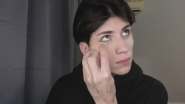 Oliver star boy  online show from 11.20.25