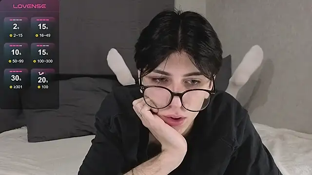 Oliver star boy  online show from 12.19.25