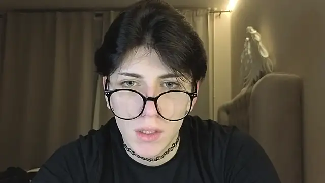 Oliver star boy  online show from 01.14.26