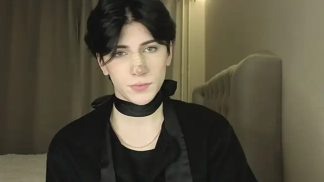 Oliver star boy  online show from 02.25.26