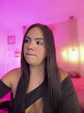 Snapshot of amber_white15 chatting on 02.25.26 amber white15 online show from 02.25.26