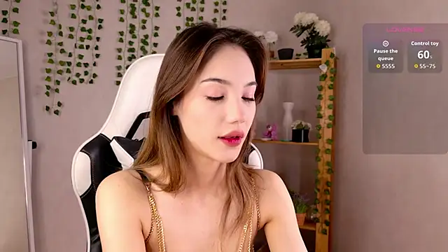 LilCatalia online show from 08.09.26