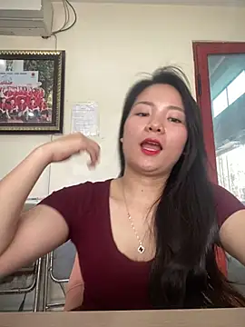 Bee Yellow00 online show from 03.28.26