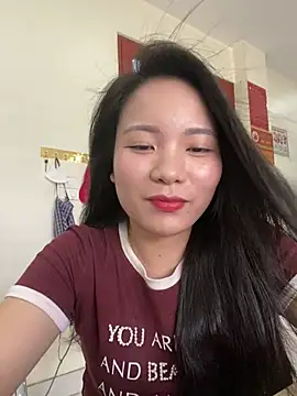 Bee Yellow00 online show from 07.04.26