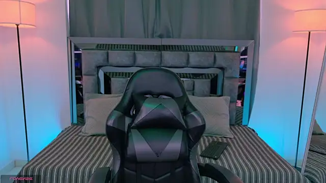 Bella Clark2 online show from 04.29.26