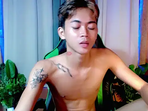 AsianCuteGuy21 online show from 11.13.25