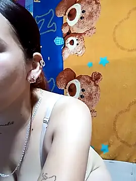 Snapshot of Valentinass20 chatting on 11.11.25 Valentinass20 online show from 11.11.25