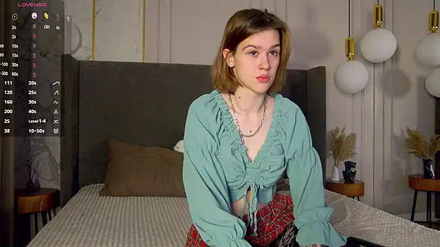 LoraPuffs online show from 11.17.25