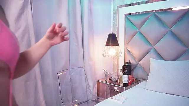 Snapshot of _giggy_2 chatting on 06.19.26 giggy 2 online show from 06.19.26