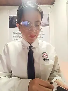 Snapshot of Valentina--1 chatting on 06.19.26 Valentina--1 online show from 06.19.26