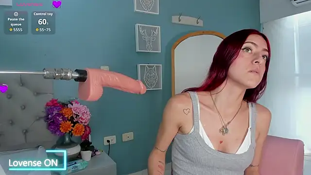 Snapshot of Luna_Raay chatting on 02.27.26 Luna Raay online show from 02.27.26