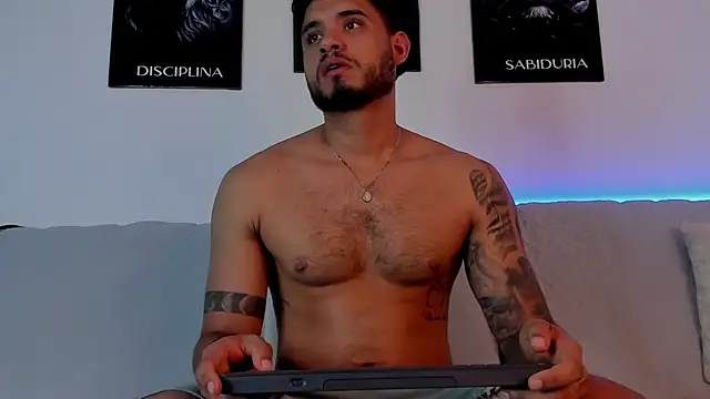 AUSTINN TORRES online show from 06.18.26