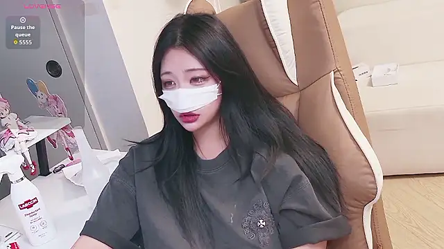 Milk Sola online show from 06.19.26