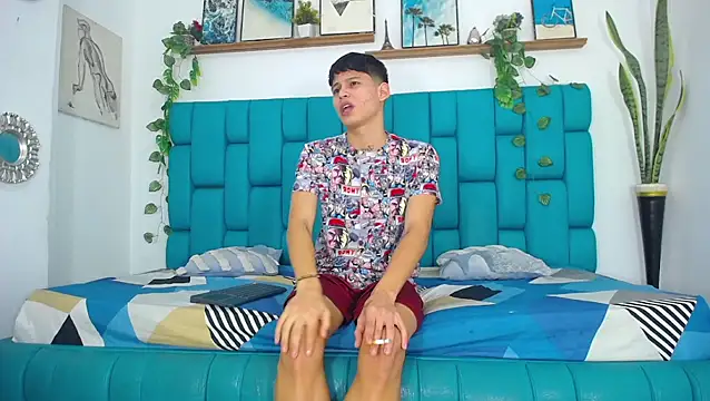 Hot Boys Latinos X online show from 11.16.25