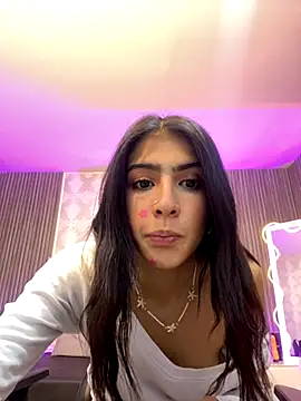 MAIILY TAY online show from 11.10.25