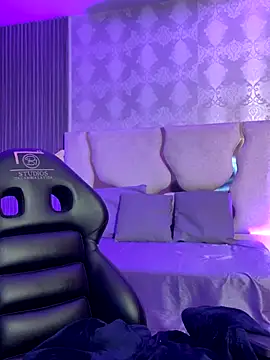 MAIILY TAY online show from 11.30.25