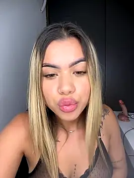 Snapshot of Alanna-foxx chatting on 10.28.25 Alanna-foxx online show from 10.28.25