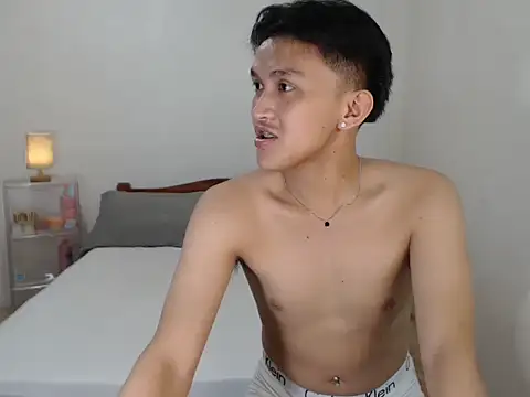 Snapshot of Lust_Motion chatting on 10.28.25 Lust Motion online show from 10.28.25