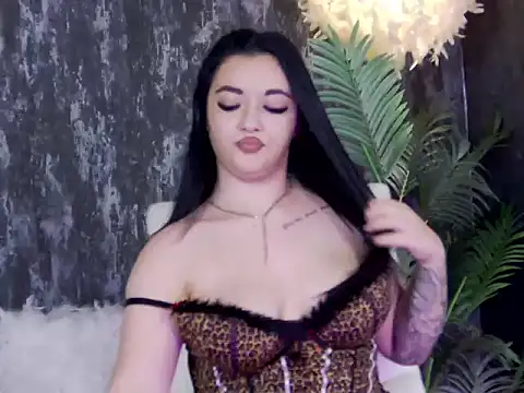 LaraBloom online show from 12.18.25