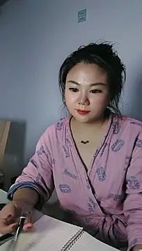 Snapshot of doudou101 chatting on 10.28.25 doudou101 online show from 10.28.25