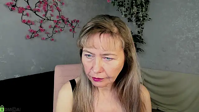 Carla Vogue online show from 11.10.25