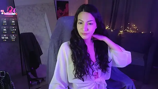 Mulan Lo online show from 11.17.25