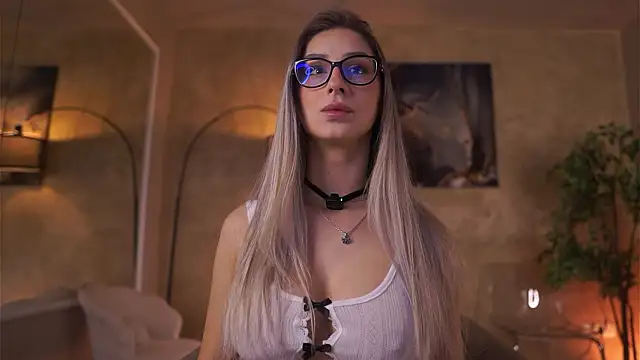 MaddieBryggs online show from 02.01.26