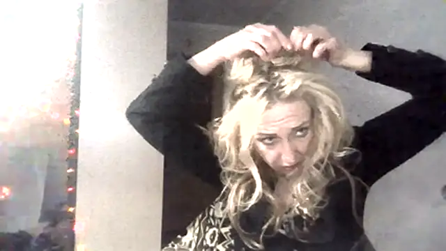 LilaniLoverx online show from 11.17.25