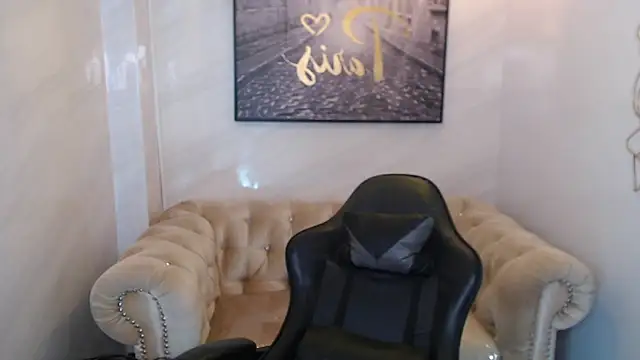 Afrodita Wild v online show from 04.15.26