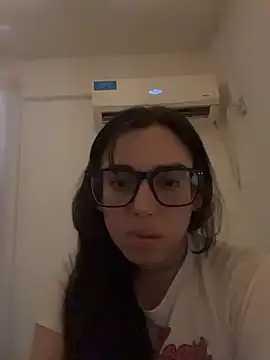 Snapshot of gigi333regi chatting on 12.16.25 gigi333regi online show from 12.16.25