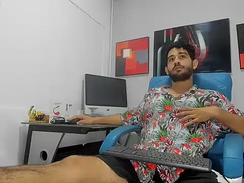 Snapshot of axel_aron_ chatting on 10.28.25 axel aron  online show from 10.28.25